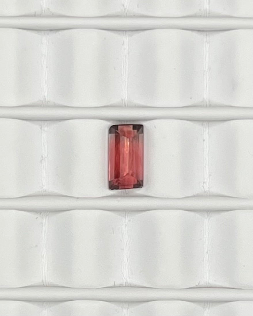 1.30ct Baguette Red Garnet RGT004