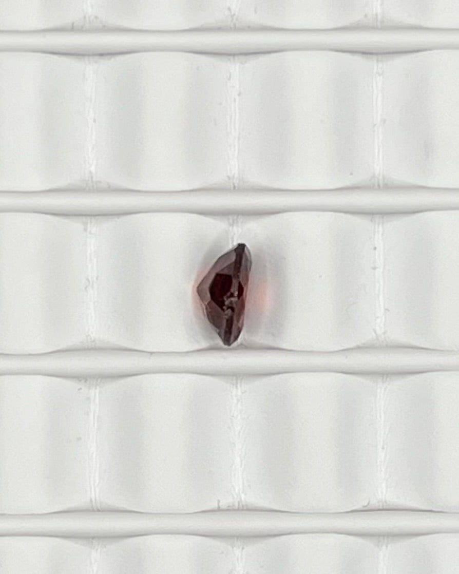 1.40ct Round Red Garnet RGT002