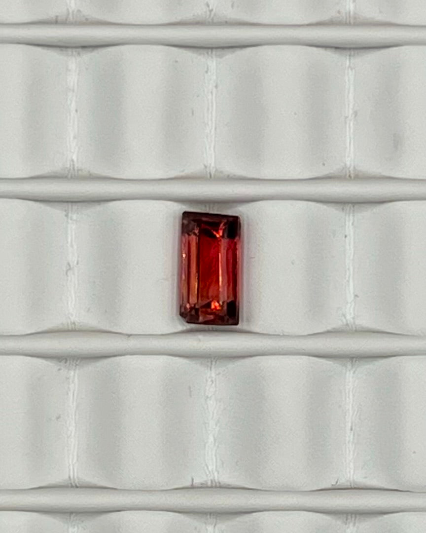 1.30ct Baguette Red Garnet RGT004