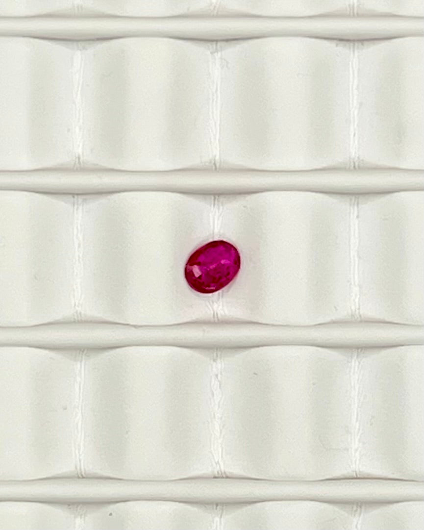 0.10ct Oval Ruby RB109