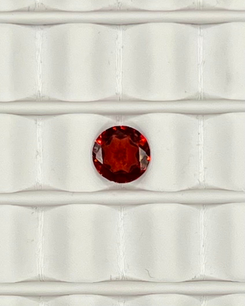 1.40ct Round Red Garnet RGT002