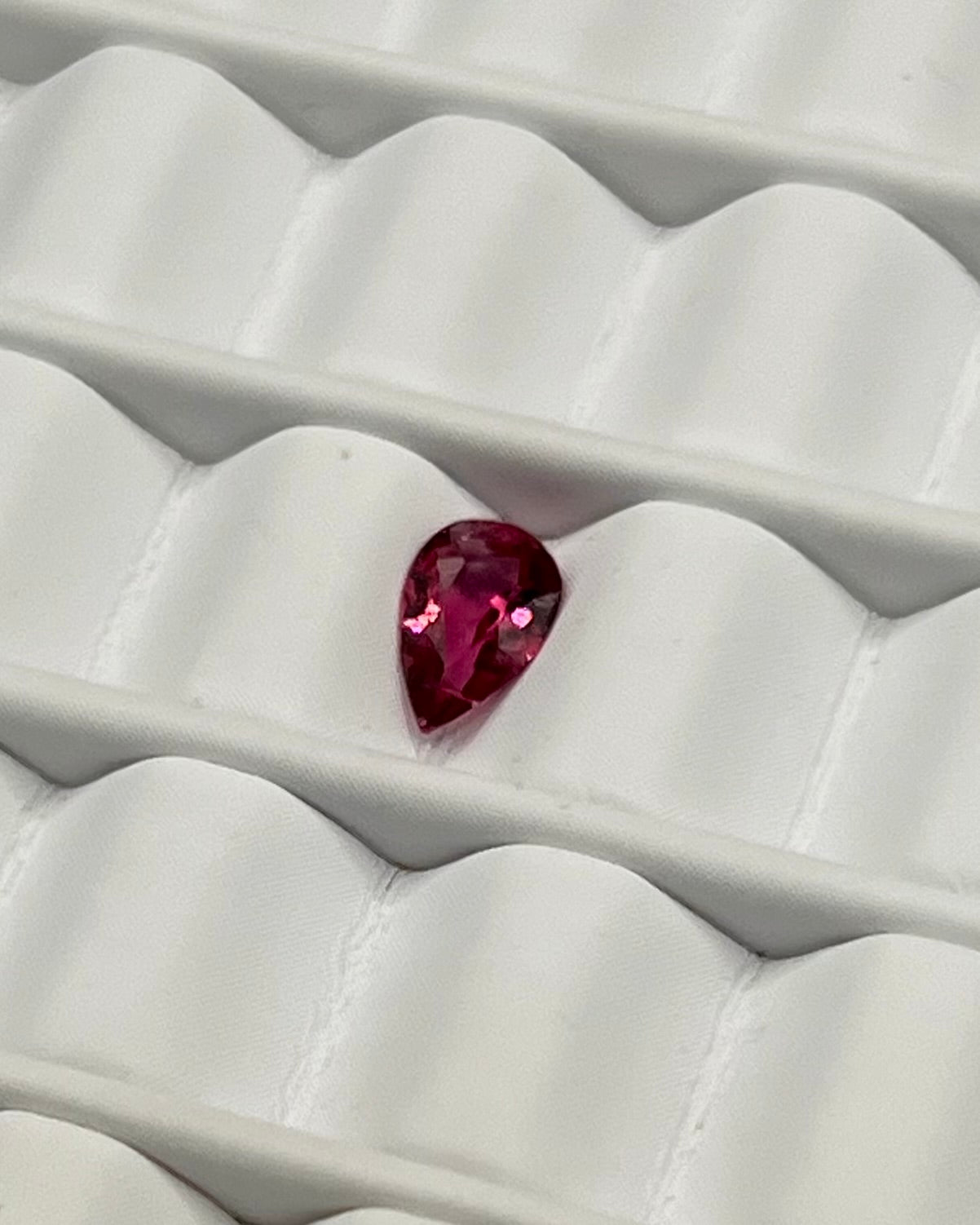 0.30ct Pear Cut Red Garnet RGT009