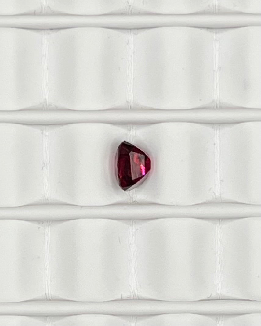 1.00ct Cushion Red Garnet RGT003