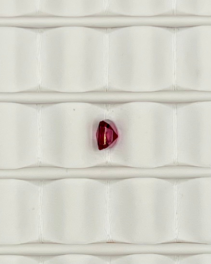 0.55ct Cushion Cut Red Garnet RGT011