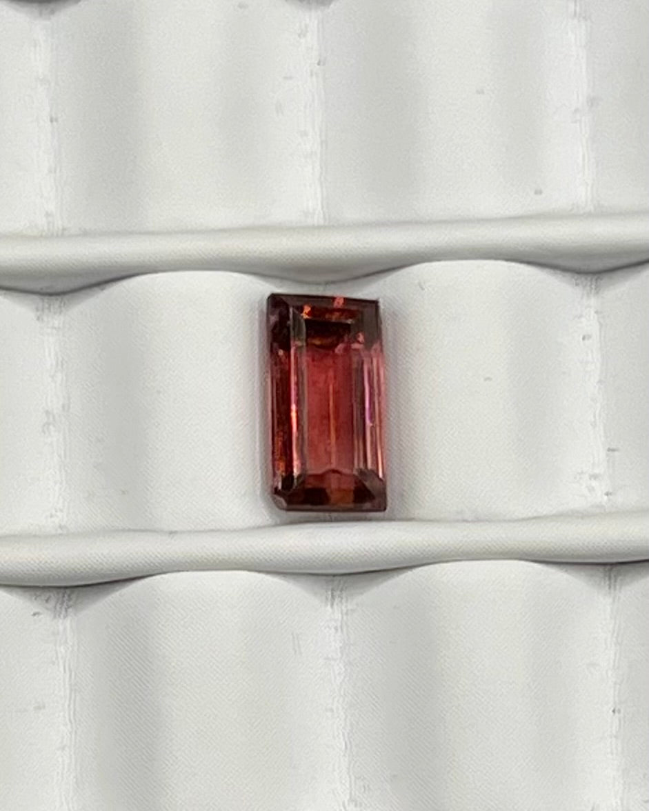 1.30ct Baguette Red Garnet RGT004