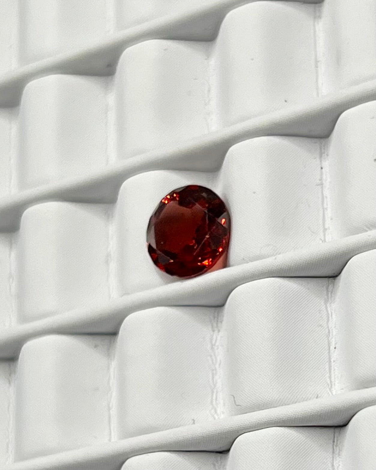1.40ct Round Red Garnet RGT002