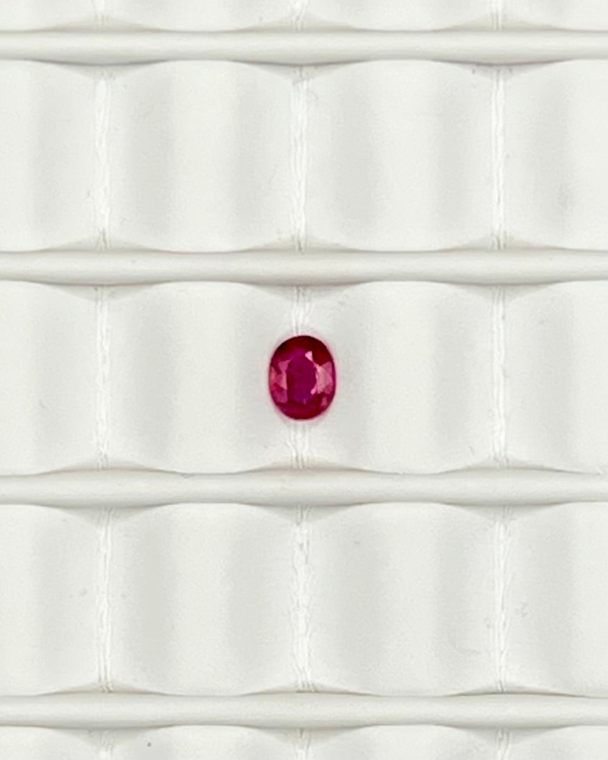 0.10ct Oval Ruby RB109
