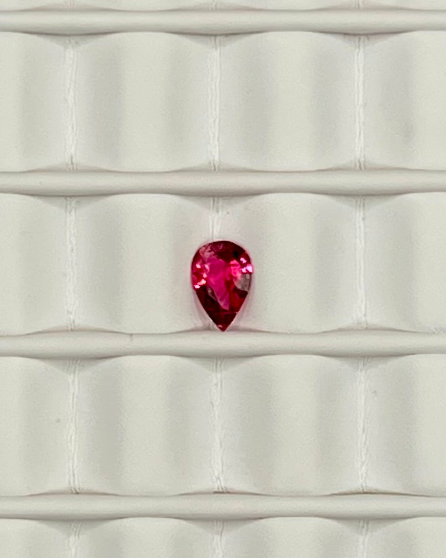0.30ct Pear Cut Red Garnet RGT009